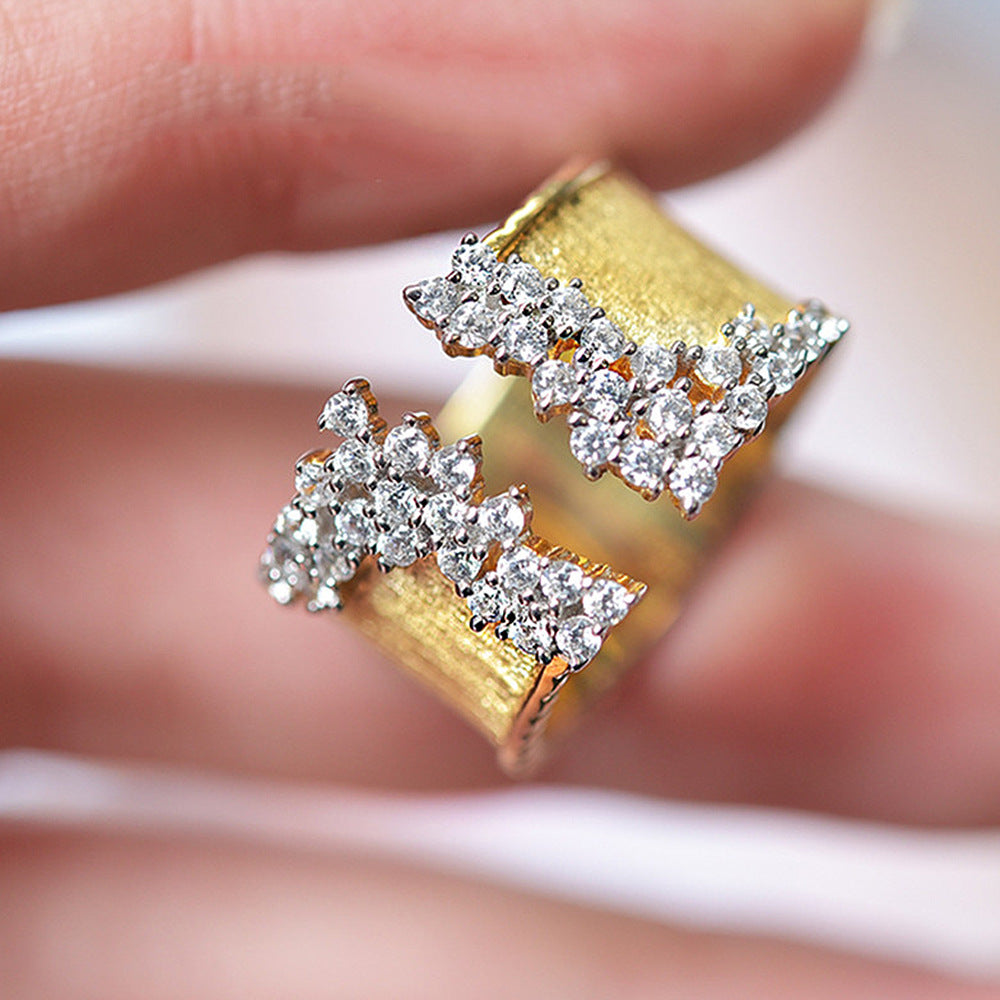 Gold and Zircon Cluster Ring
