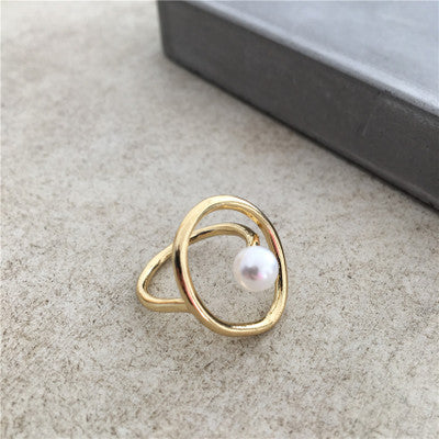 Pearl Oval Gold Ring
