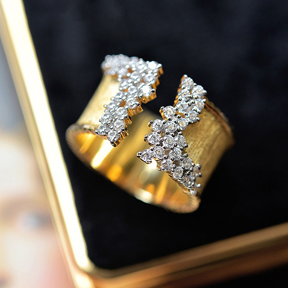 Gold and Zircon Cluster Ring